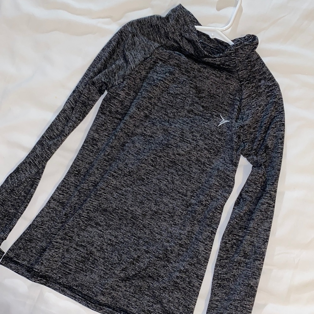 Old Navy Athletic Grey Long Sleeve Size M (fits S)